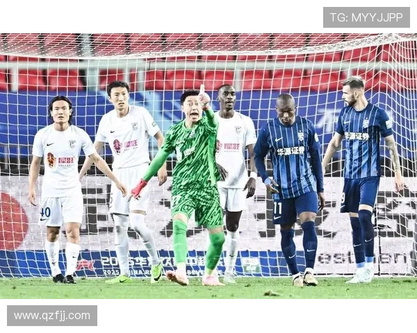 大连英博主场上座爆满五万八千余球迷见证与武汉三镇巅峰对决